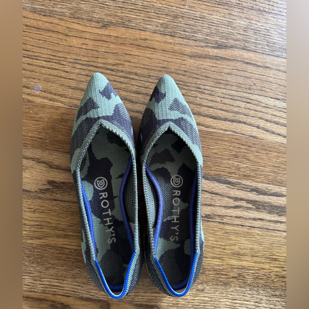 Rothy’s the point in camo size 6.5 flats